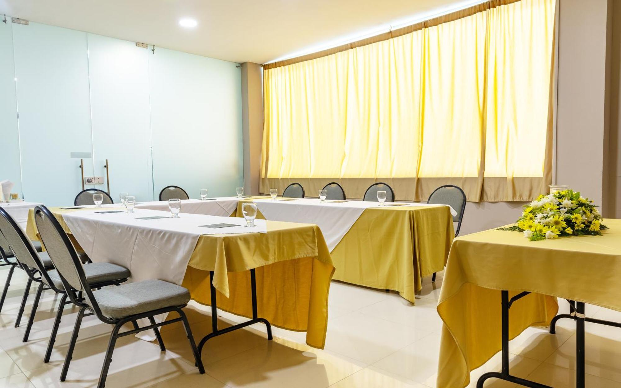 Ribai Hotels -ริออชชา ภายนอก รูปภาพ